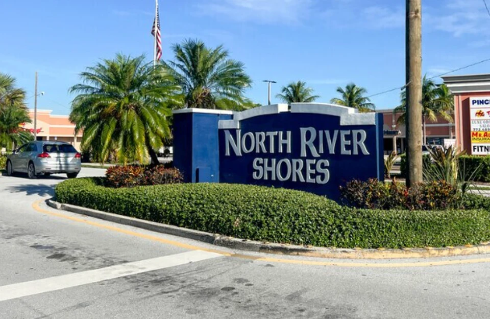 North River Shores entrance sign